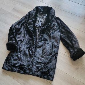 Donna Salyers Fabulous fur